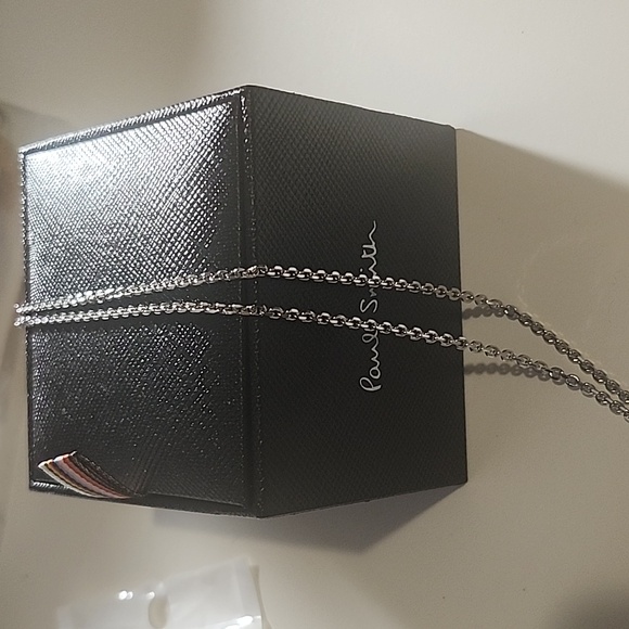 AUTHENTIC PAUL SMITH NECKLACE WITH BOX - Picture 5 of 6